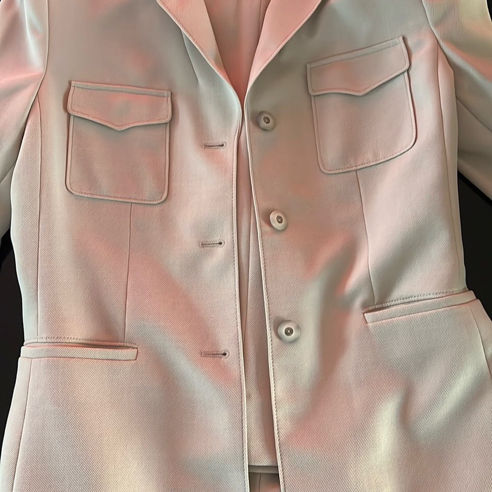 Pants suit